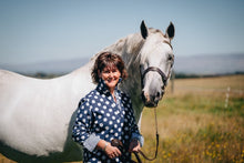 Load image into Gallery viewer, Bright white horse wash bar removing stains and brightening coat for show ring finish