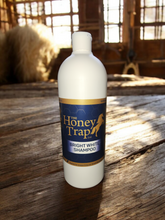 Load image into Gallery viewer, Bright white horse shampoo removing stains and enhancing coat colour for show ring finish